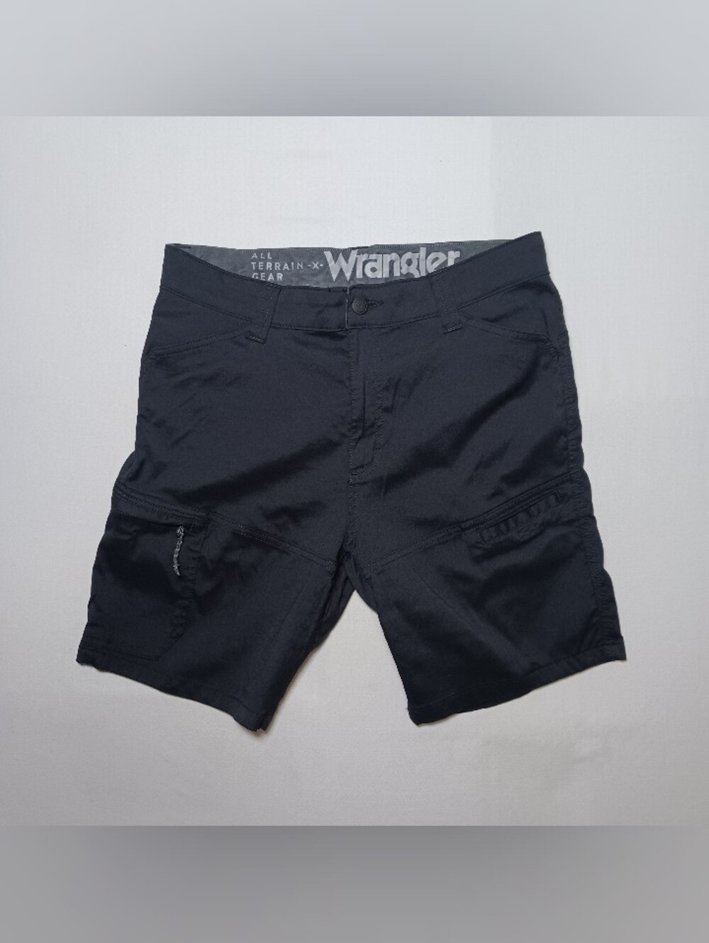 Wrangler ATG Mens Performance Zip Utility Cargo Short 32 Black UPF 50 112337307